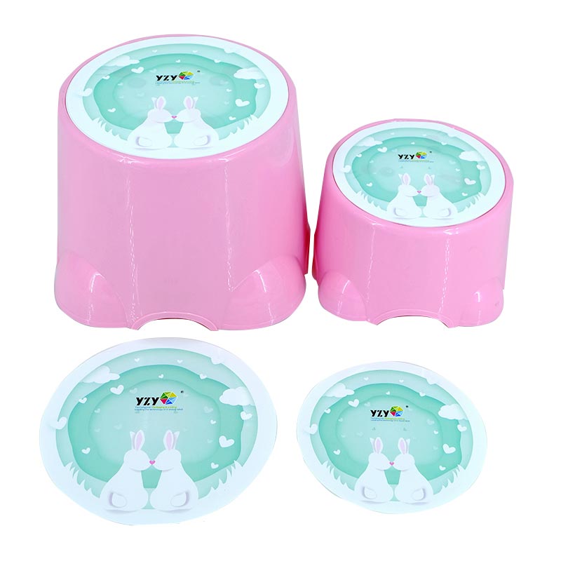 صب حقن البراز في ملصق القالب