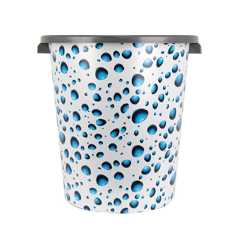 صب حقن سلة المهملات في ملصق القالب